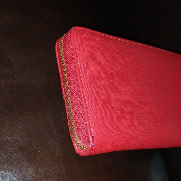 Betsey Johnson Red and Gold Bow Wristlet Wallet with Removable Strap - Picture 8 of 12